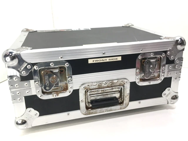 Missing 1 pad-Odyssey FZ1200 Flight Zone Series Universal Turntable Flight Case
