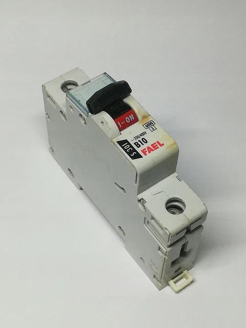 B10 FAEL S301 fuse circuit breaker / #Z P1P0 7138