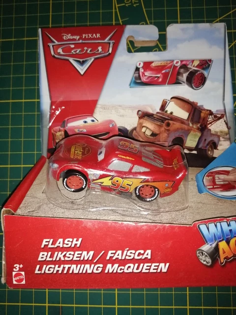 voiture Disney Pixar Cars - Pilotes d'action de roue - Flash (DKV39)