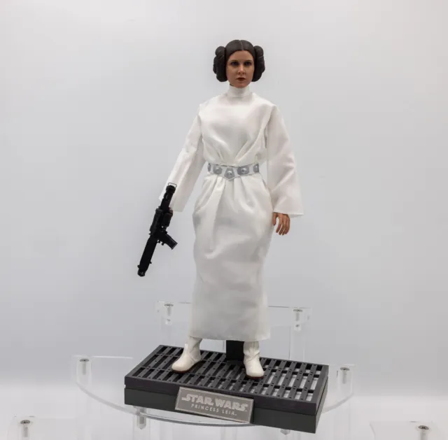 Hot Toys Star Wars IV A New Hope Princess Leia  1/6 Figure MMS298 - READ