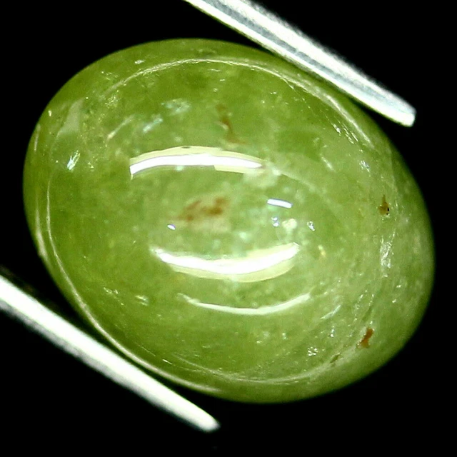Sphène Naturelle Verte Brute 12,36 Carats - Madagascar - Dimensions 18x10x9 Mm - Aucun Traitement