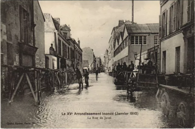 CPA Inondations 1910 PARIS 15e arr. Rue de javel (996412)