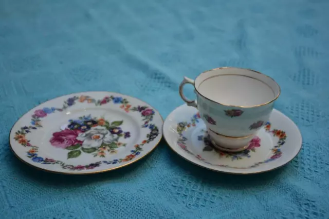 VINTAGE Coloured ROSES Colclough-Eng./Westminster-Aust. Matched CUP/SAUCER/PLATE