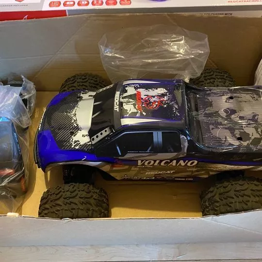 Redcat Racing Volcano EPX Pro 4WD 1:10 Scale RTR Monster Truck - Blue