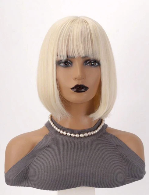 Perruque Synthétique Femme Courte Blonde Doré Clair - Avec Frange - Longueur 25 Cm - Bonnet Moyen (+4) - Neuf Sans étiquettes