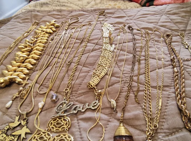 Vintage Selection of 19 Gold Tone Chain Necklace Job Lot Bundle Pendants