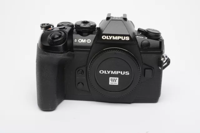 Olympus OM-D E-M1 Mark II Cuerpo Micro 4/3 sin espejo, 106K actos, bonito, probado