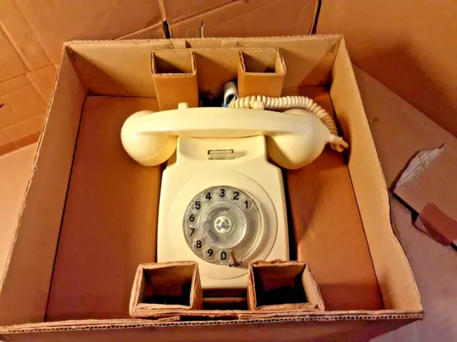 Vintage BT telephone 1981 British Telecom S/1000/GF/1981-PR , MADE IN ENGLAND