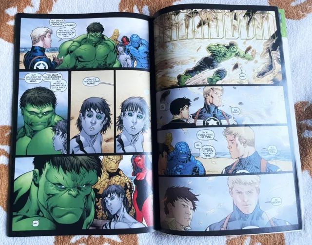 Marvel  "The Incredible Hulks" ComicBook ~ No.1 April 2012 (Paperback) 3