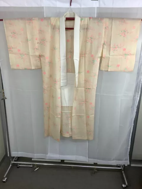 Kimono vintage japonais SOIE Couleur de peau fleur rose Hauteur 49,99 pouces