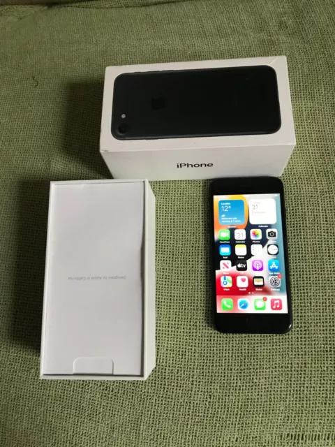 Apple iPhone 7 128GB - Black (Unlocked) A1778 (GSM) Excellent condition.