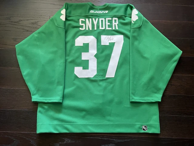 ATLANTA THRASHERS DAN Snyder warm up game worn Patrick's Day