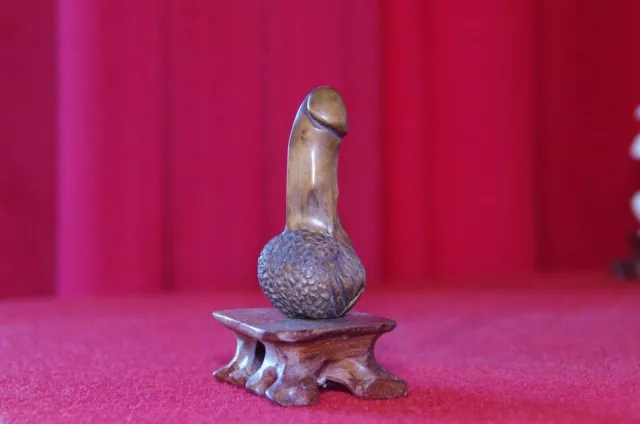 Netsuke érotique signé Shunga bois sculpté et ciselé Fin 18ème tout debut 19ème 2