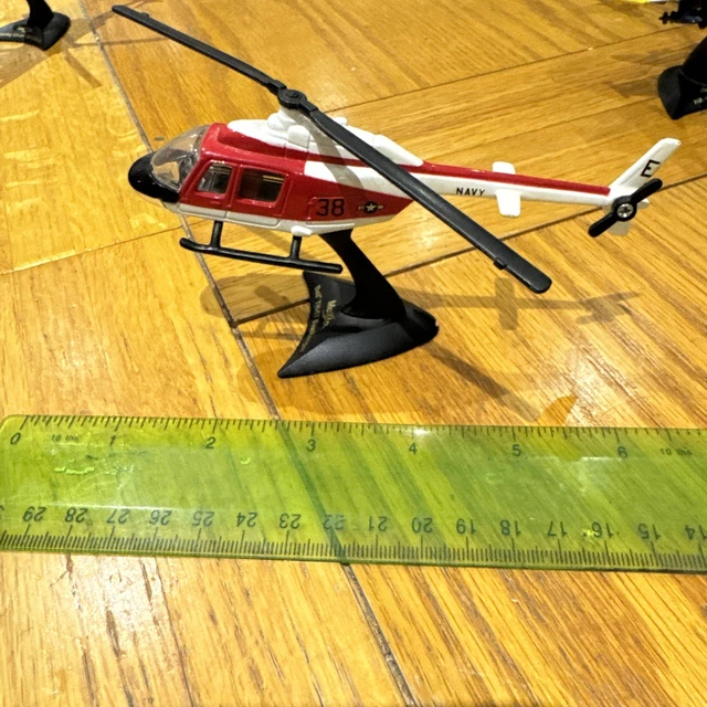 MAISTO TAILWINDS AIR - Bell Th-57 Sea Ranger Helicopter With Display ...