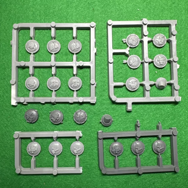 Warhammer Dwarf Dwarves Warrior Shield Bits Shields Lot Games workshop Citadel