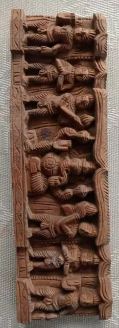 Très joli panneau sculpté sur bois - scène religieuse indienne | Bon état