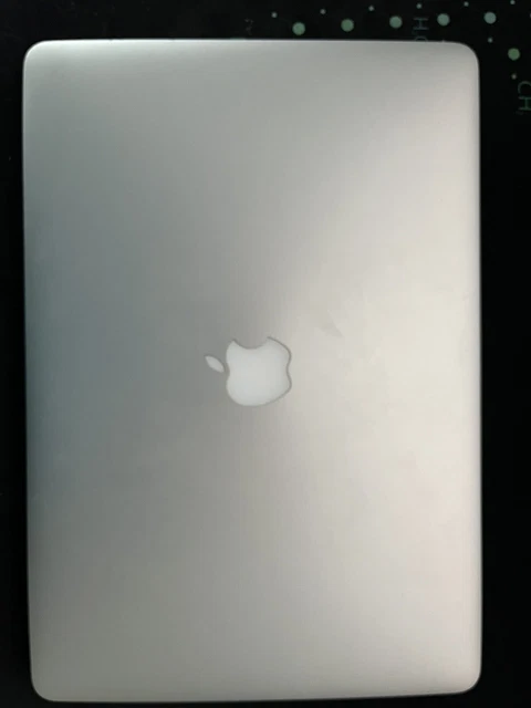 Apple MacBook Pro 15,4" Intel Core i7 , 2,2 GHz, 256 Go SSD, 16 Go RAM 3