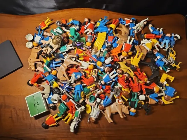 Lot Vintage Anciens Personnages et Accessoires Playmobil 70,s