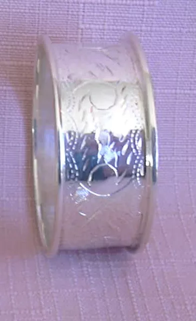 A Silver Napkin / Serviette Ring Stamped 925 LOT A