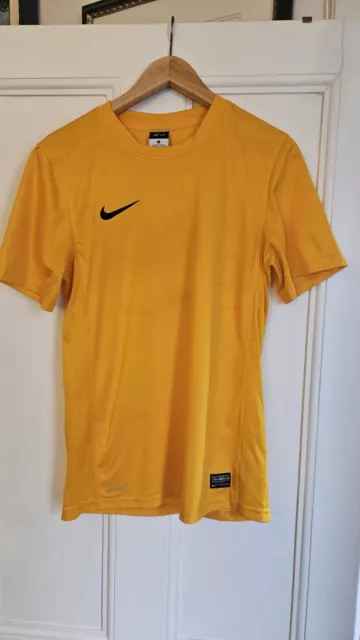 Nike dry fit t shirt small mens