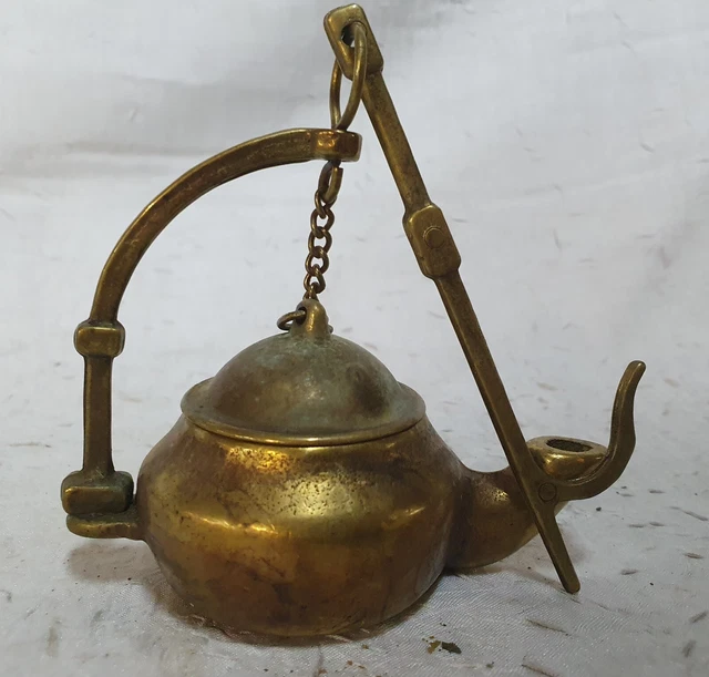 Lampe a huile en bronze a suspendre, culte chretien orthodoxe Grec avec coupelle en vevre rouge pour les veillée bougie 189b/21