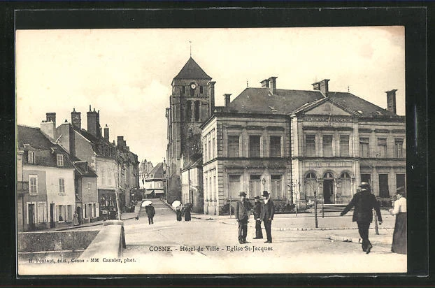 CPA Cosne, Hotel de Ville, Eglise Saint-Jacques