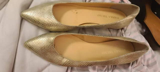 Ivanka Trump Gold Pointed Toe Flats Size 8.5M