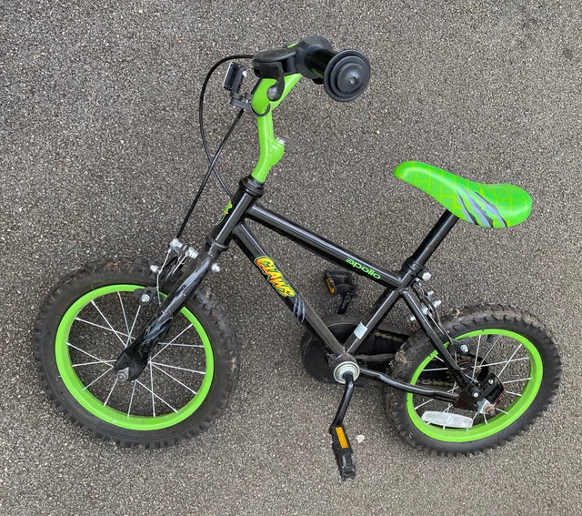 Halfords dino bike sales