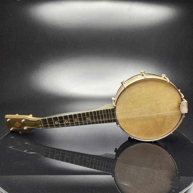 1930's JSR Le Domino Banjo Uke Ukulele, Vintage Army Green Collectible 1930's JSR Le Domino Banjo Uke Ukulele, Vintage Army Green Collectible