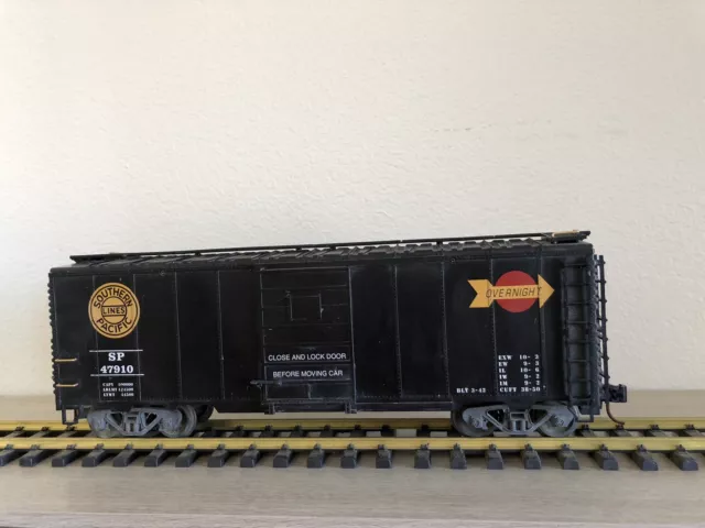 LGB 47910 Southern Pacific Boxcar, G Scale, Metal Wheels, Kadee Couplers