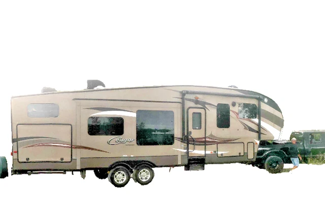 2015 Keystone Cougar Fifth Wheel 336BHS – Elevate Your RV Experience!" 2015 Keystone Cougar Fifth Wheel 336BHS – Elevate Your RV Experience!"