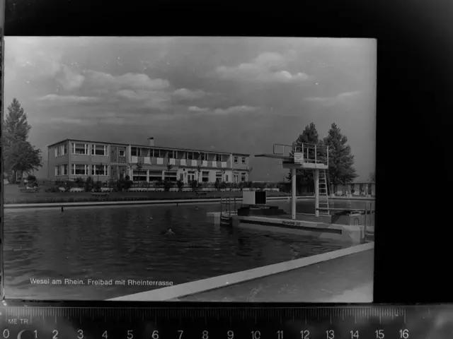 30056581 - 4230 Wesel piscina al aire libre con terraza del Rin