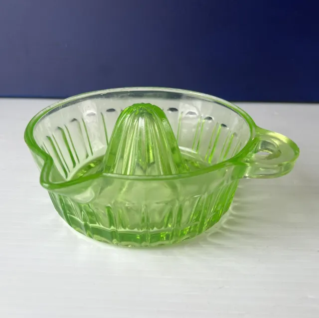 Uranium Juicer Fry Glass Co. Straight Side Reamer Depression Glass Emerald Green