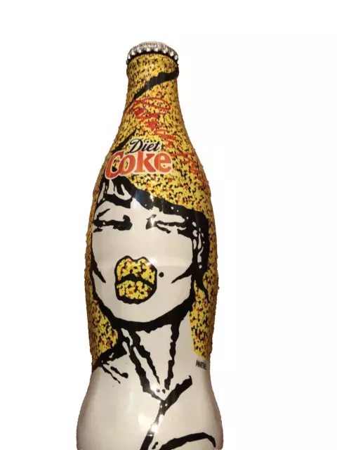 Bottiglia COCA COLA  2008 Patricia Field Mai Aperta 330ml Gialla “Leggi”