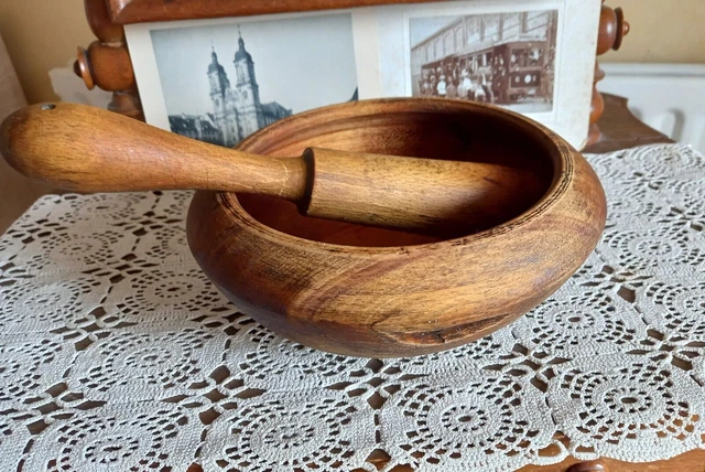 Maja y mortero de madera vintage, primitivo, arte de madera, Bulgaria,...