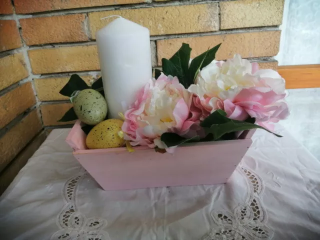CENTROTAVOLA CASSETTA LEGNO pasquale con fiori artificiali rosa, candela  bianca EUR 15,00 - PicClick IT