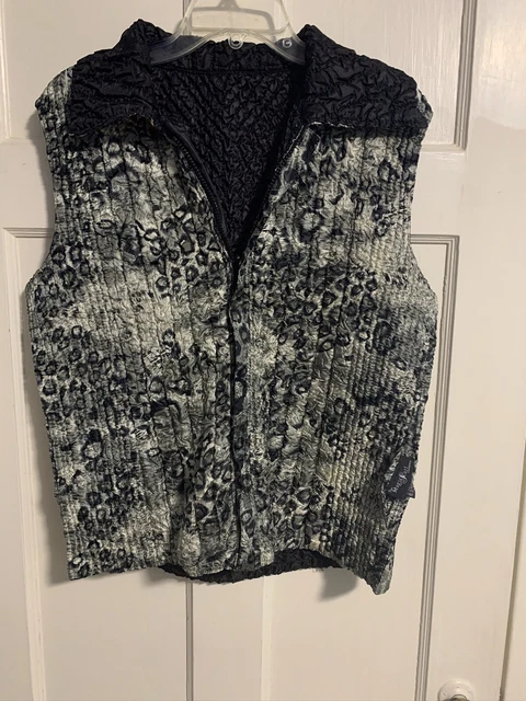 FAB! Black Print VEST Lightweight Top MAGIC SCARF COMPANY Size L Gently Worn