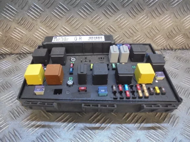 2007 VAUXHALL ZAFIRA B 1.8i 5DR MK2 Z18XER FRONT BCM UEC FUSE BOX 13206745GR