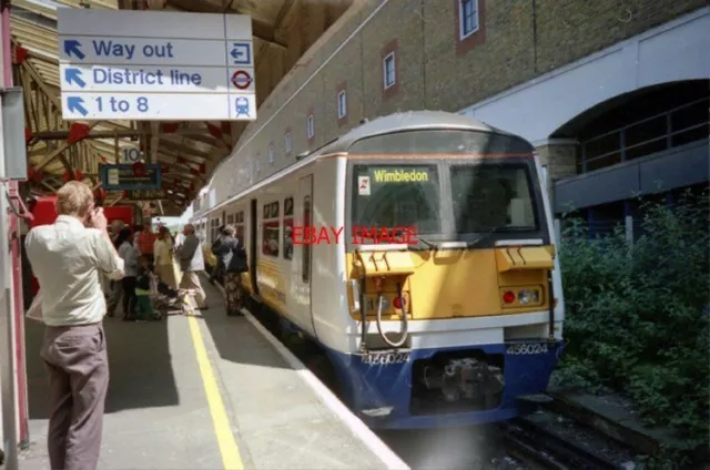 Photo  1997 Wimbledon Railway Station Last Day For Wimbledon To West Croydon 28