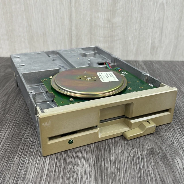 VINTAGE MITSUBISHI MF504C-318MP 5 1/4 Floppy Disk Drive - Untested