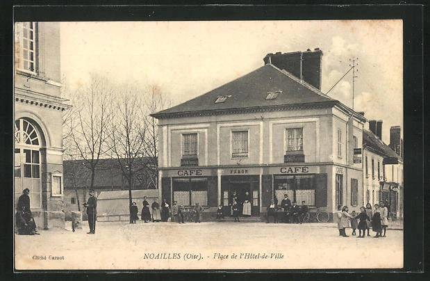CPA Noailles, Place de l´Hotel-de-Ville
