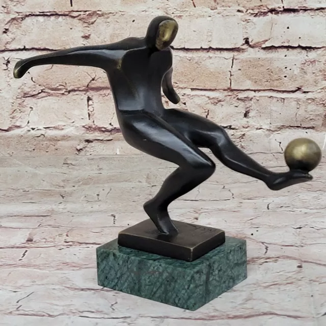 Bronze-Tone Die Guss Metall Pokal Dekorative Figurale Fußball Player Zum Sammeln