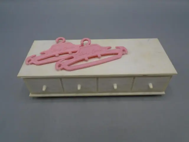 Vintage SUZY GOOSE Barbie Doll Furniture One Drawer Dresser & Pink Hangers