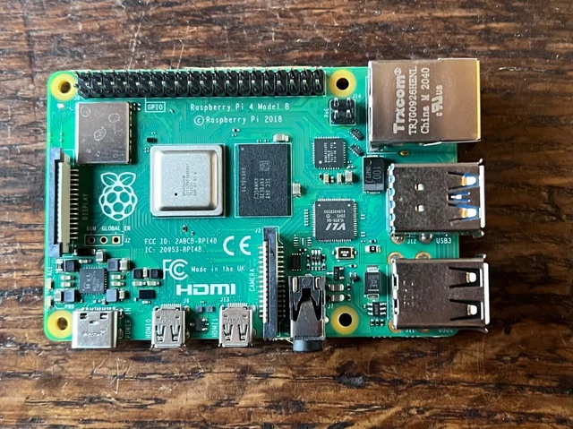 Raspberry Pi 4 B (ARM Cortex-A72, 1,5GHz, 4 Go RAM) Ordinateur Raspberry Pi 4 B (ARM Cortex-A72, 1,5GHz, 4 Go RAM) Ordinateur