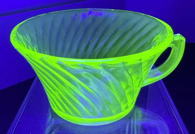 VTG Anchor Hocking Spiral Green Uranium Depression Glass Coffee Cup Glows