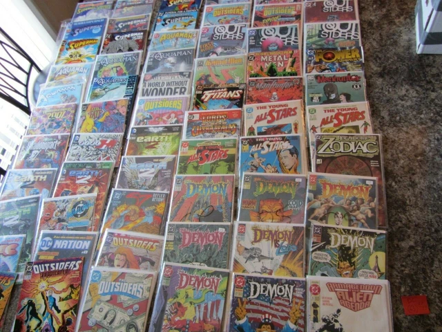 (63) DC Comics collection superhero LOT "JJ" Earth 2 Outsiders Aquaman Demon