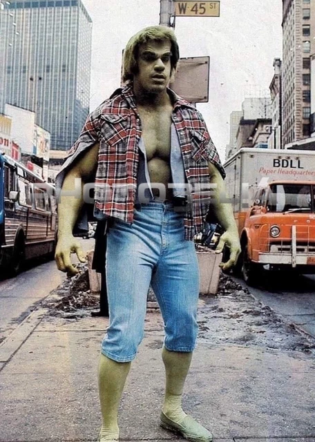 LOU FERRIGNO AS The Hulk In The TV Series The Incredible Hulk 10 X 8 ...