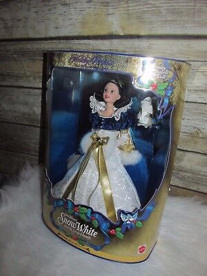 WALT DISNEY'S MATTEL Snow White Holiday Christmas Princess Barbie Doll