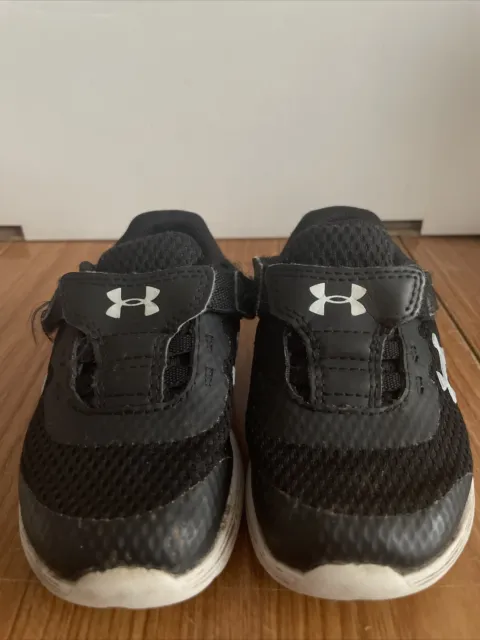 boys black under armour trainers size 5.5UK. Used  GC