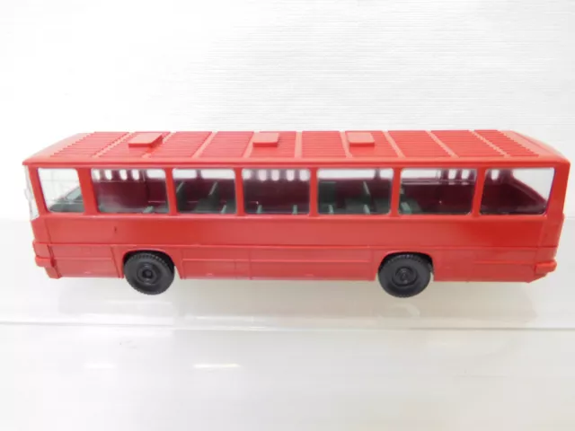 eso-05597	Modelltec 1:87 Ikarus 260 rot,innen grün sehr guter Zustand 2